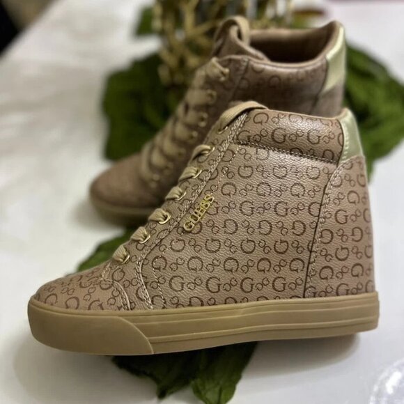 New Guess Monogram Caramel Brown Boats Size: 7.5 - Picture 1 of 7